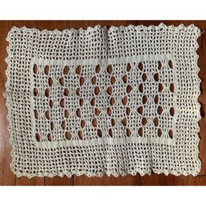 Vintage Hand-Crocheted Lace Rectangular Doily 11.5" x 15" Beige Patterned Table
